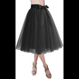 Black Tulle Knee length skirt 
Tutu ballet style
W